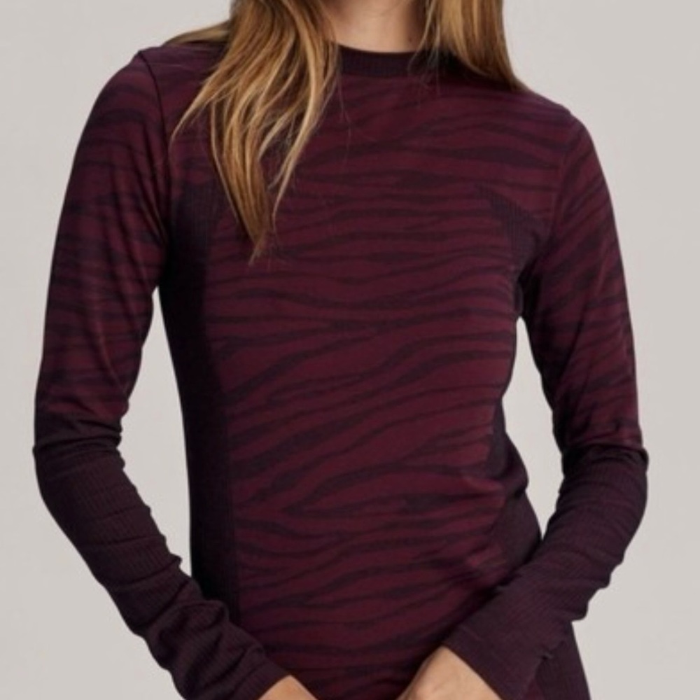 Varley Long Sleeve athletic top S/M
